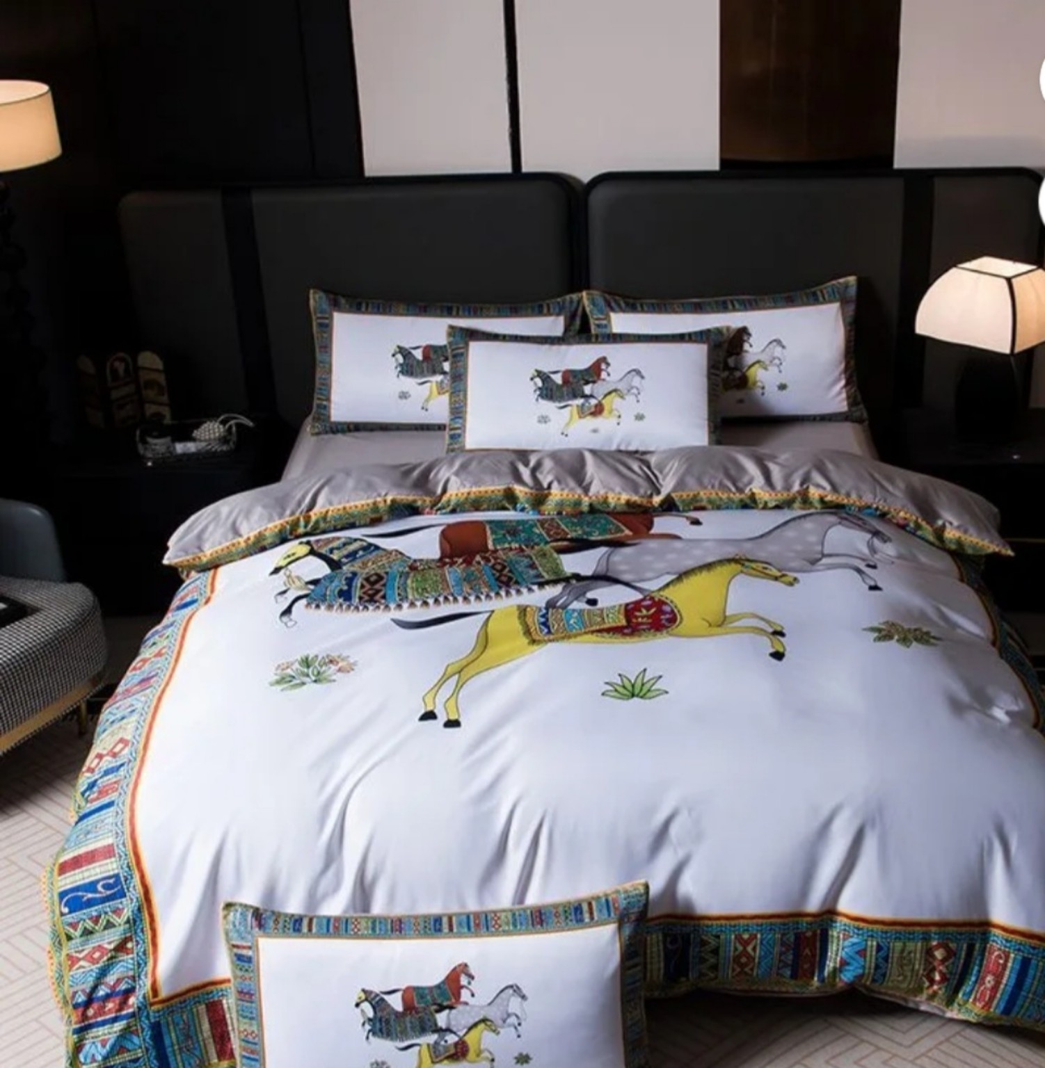 Equestrian White 4-piece bedding set