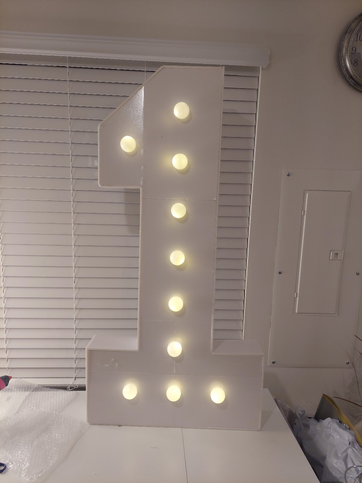 Number 1 illuminated white marquee display sample